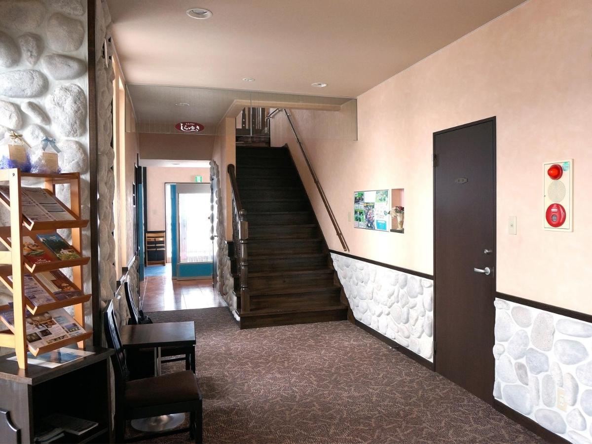 Petit Hotel Blaneneige Nakafurano Экстерьер фото