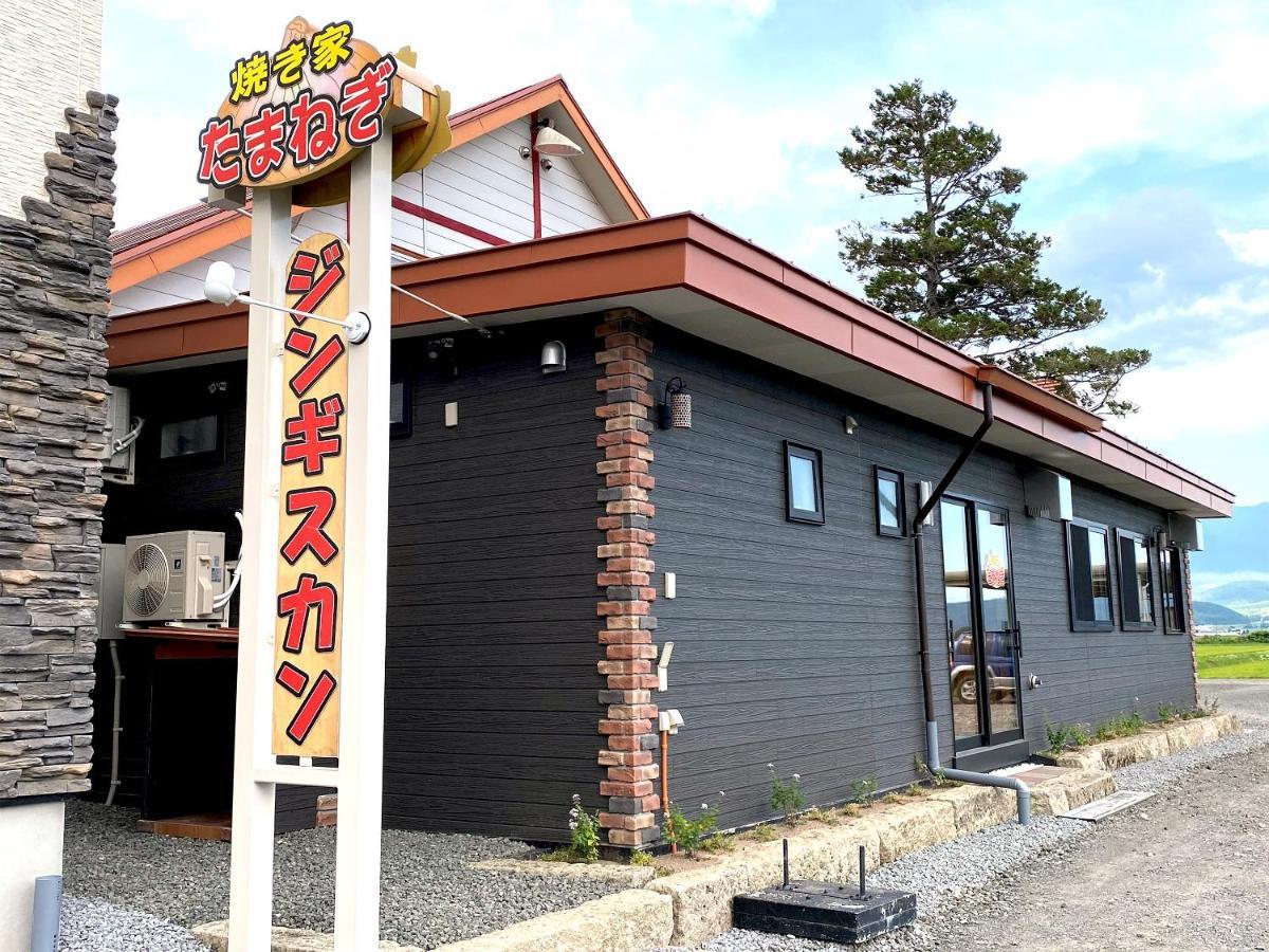 Petit Hotel Blaneneige Nakafurano Экстерьер фото